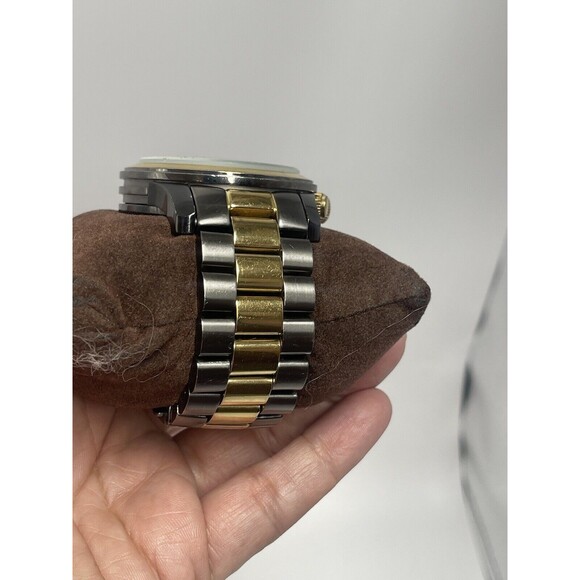 Michael Kors MK 8160 Runway Watch Unisex Working Battery - Picture 8 of 13